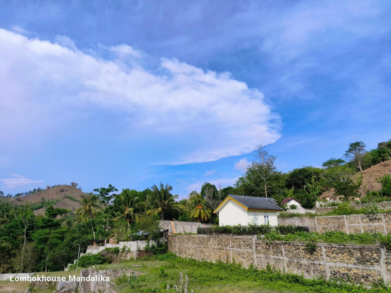 Lombokhouse Mandalika Ξενοδοχείο Kuta  Εξωτερικό φωτογραφία