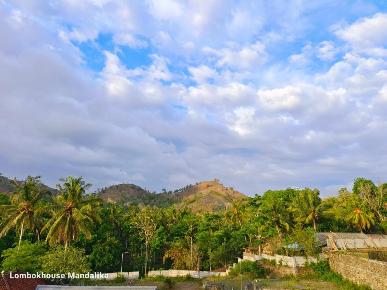 Lombokhouse Mandalika Ξενοδοχείο Kuta  Εξωτερικό φωτογραφία