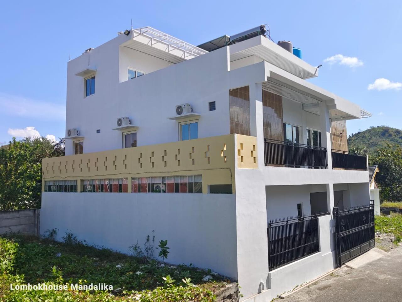 Lombokhouse Mandalika Ξενοδοχείο Kuta  Εξωτερικό φωτογραφία
