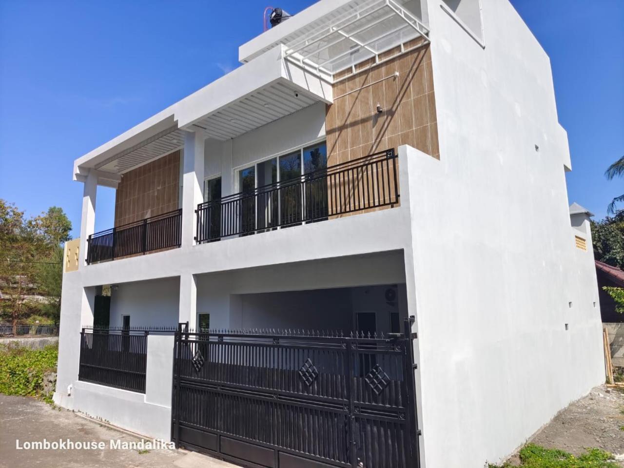 Lombokhouse Mandalika Ξενοδοχείο Kuta  Εξωτερικό φωτογραφία